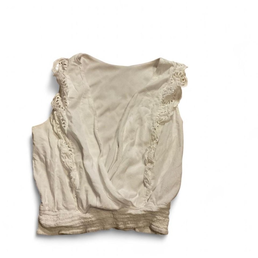 Lace blouse flaw